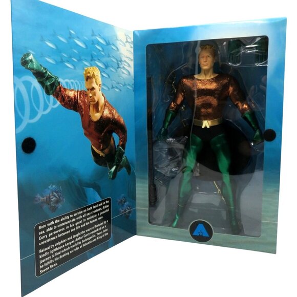 DC Direct AQUAMAN 13" Deluxe Collector Action Figure Boxed - Picture 2 of 10